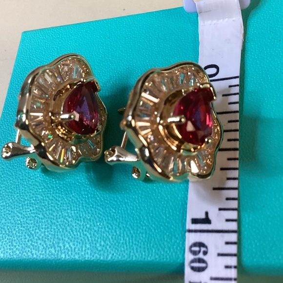 Elegant Gold and Red Jewelry Set Necklace and Earrings - Picture 11 of 12